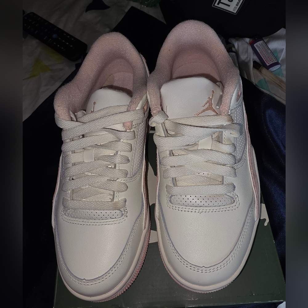 Jordan Flight Court In Sailwashed Coral Sneakers